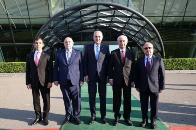 Numan Kurtulmuş Azərbaycana gəldi Numan Kurtulmuş Azərbaycana gəldi