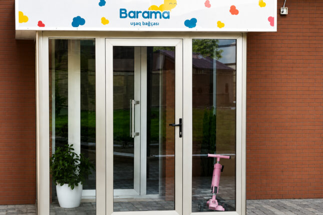 “Barama” niyə uşağı bağçada saxlamaq istəmir? – İki filialdan şikayət var “Barama” niyə uşağı bağçada saxlamaq istəmir? – İki filialdan şikayət var