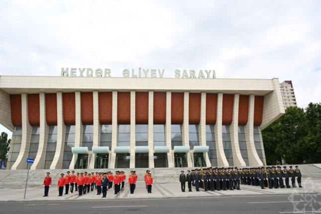 Bakıda hərbçilərin yürüşü keçirilir – Fotolar
