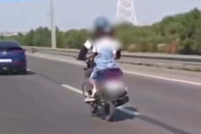 Bakıda övladını təhlükəli şəkildə daşıyan motosiklet sürücüsü saxlanılıb -VİDEO Bakıda övladını təhlükəli şəkildə daşıyan motosiklet sürücüsü saxlanılıb -VİDEO