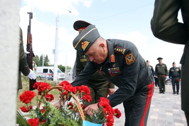 Kərim Vəliyev Belarusda hərbi obyektlərdə olub – FOTOLAR Kərim Vəliyev Belarusda hərbi obyektlərdə olub – FOTOLAR