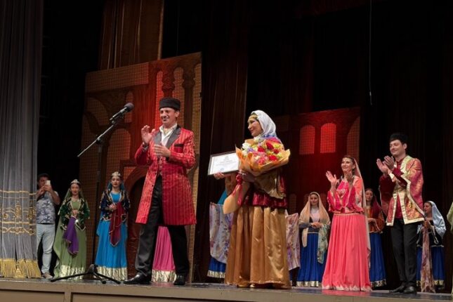 Əməkdar artist Nahidə Orucovanın yubileyi səhnədə qeyd edilib Əməkdar artist Nahidə Orucovanın yubileyi səhnədə qeyd edilib
