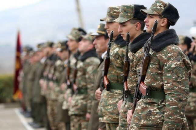 Ermənistan ordusundə əsgərlər bir-birini qırır: 7 ayda 30 əsgər ölümü Ermənistan ordusundə əsgərlər bir-birini qırır: 7 ayda 30 əsgər ölümü