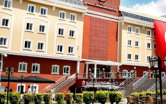 Azərbaycanlı abituriyentlər üçün böyük fürsət: İstanbulun mərkəzində bir dünya universiteti tələbə qəbuluna başladı