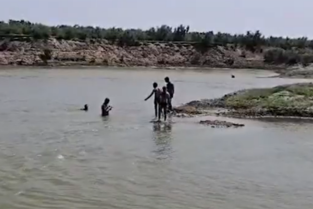 Batmaqda olan gənci belə xilas etdilər – Video