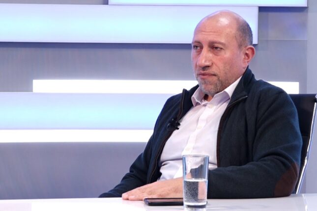 Badalyan: “Rusların bizim üçün vuruşmasını gözləmək illuziyadır”