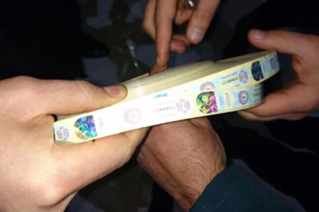 “Alko Holdinq”də minlərlə saxta aksiz markalı içki aşkarlandı – Direktor hakim qarşısında “Alko Holdinq”də minlərlə saxta aksiz markalı içki aşkarlandı – Direktor hakim qarşısında
