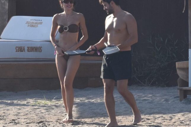 Nesrin Cavadzadə Bodrum sahillərində bikini ilə görüntüləndi – Foto Nesrin Cavadzadə Bodrum sahillərində bikini ilə görüntüləndi – Foto