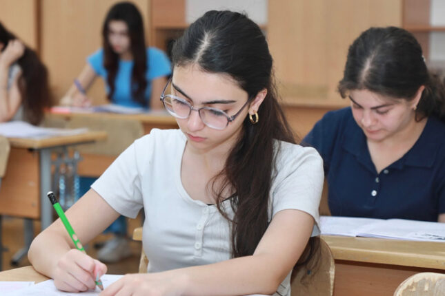 İmtahanların nəticələri – 4 nəfər 400 bal topladı