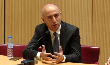 Dosentdən Əmrullayevin nitqinə sərt sözlər: “Dilə sayğısızlıqdır” -VİDEO Dosentdən Əmrullayevin nitqinə sərt sözlər: “Dilə sayğısızlıqdır” -VİDEO