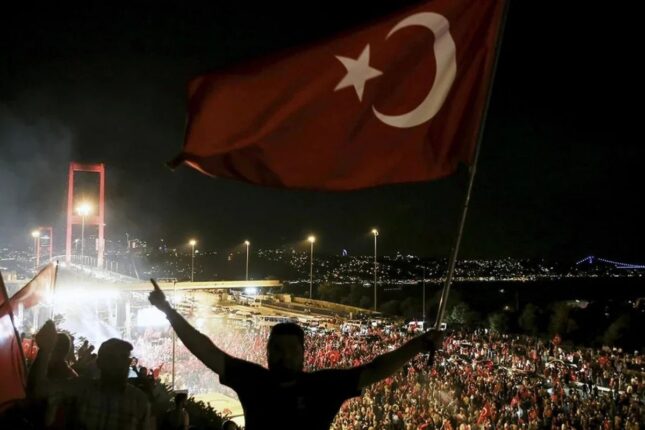 Bu gün Türkiyədə Demokratiya və Milli Birlik Günüdür Bu gün Türkiyədə Demokratiya və Milli Birlik Günüdür