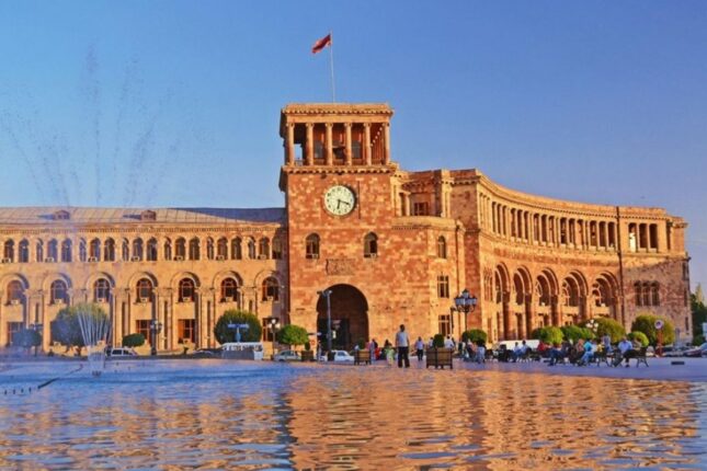 Separatçı istefa verdi: Danelyan qondarma “parlament”dən getdi