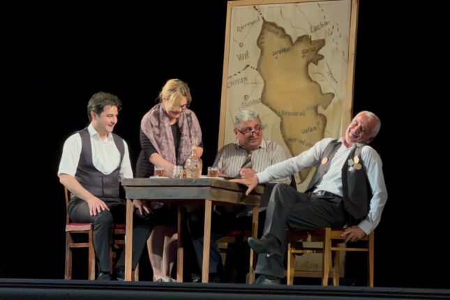Sumqayıt Teatrında Sabir Rüstəmxanlının yubileyinə yeni tamaşa hazırlanır Sumqayıt Teatrında Sabir Rüstəmxanlının yubileyinə yeni tamaşa hazırlanır