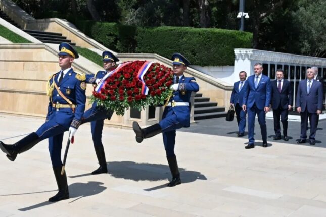 Pelleqrini Şəhidlər xiyabanını ziyarət edib Pelleqrini Şəhidlər xiyabanını ziyarət edib