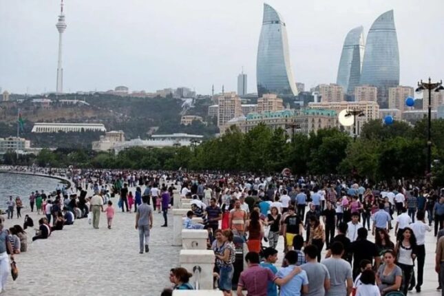 Bu şəxslər işləməsələr də maaş alacaqlar Bu şəxslər işləməsələr də maaş alacaqlar
