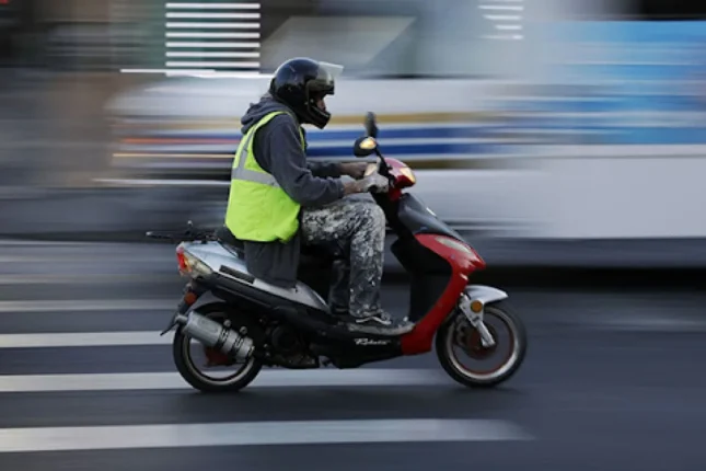 Moped sürücüləri üçün dövlət rüsumları müəyyənləşdi Moped sürücüləri üçün dövlət rüsumları müəyyənləşdi