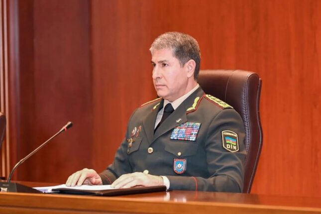 Vilayət Eyvazov polisləri TƏBRİK ETDİ