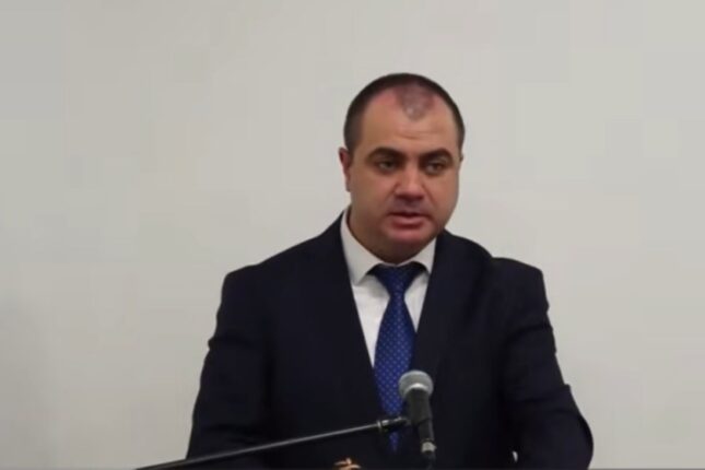 Erməni siyasilər Danelyanı ələ saldılar: “Olmayan bir şeydən necə istefa vermisən?” Erməni siyasilər Danelyanı ələ saldılar: “Olmayan bir şeydən necə istefa vermisən?”