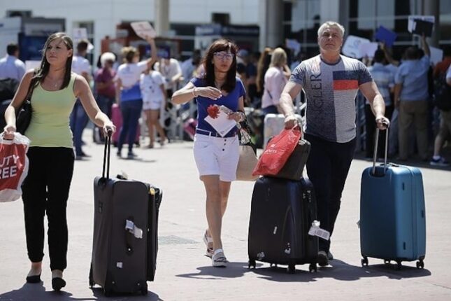 Heç biri bunu gözləmirdi – Bir anda PULSUZ qaldılar Heç biri bunu gözləmirdi – Bir anda PULSUZ qaldılar