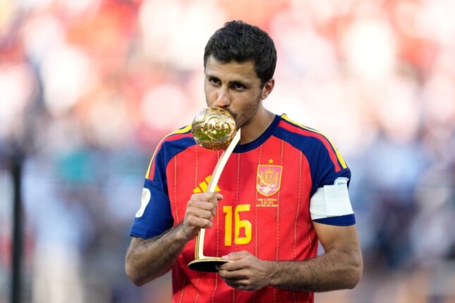 Rodri dünya çempionatının ən yaxşı futbolçusu seçilib Rodri dünya çempionatının ən yaxşı futbolçusu seçilib