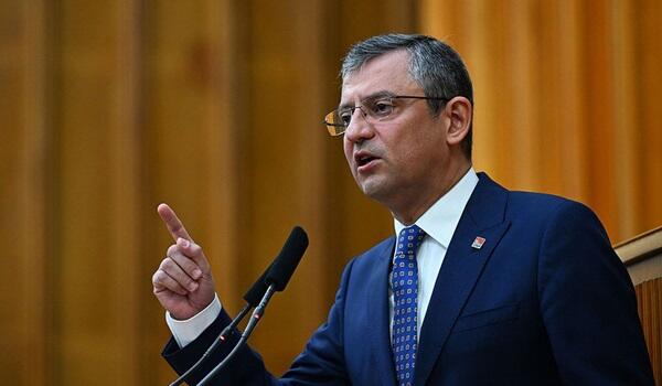 Özgür Özəlin açıqlamasından sonra 387.000 üzv CHP-dən istefa verdi Özgür Özəlin açıqlamasından sonra 387.000 üzv CHP-dən istefa verdi