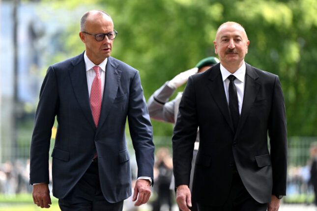 İlham Əliyev və Fridrix Merz mətbuat konfransı keçirir İlham Əliyev və Fridrix Merz mətbuat konfransı keçirir