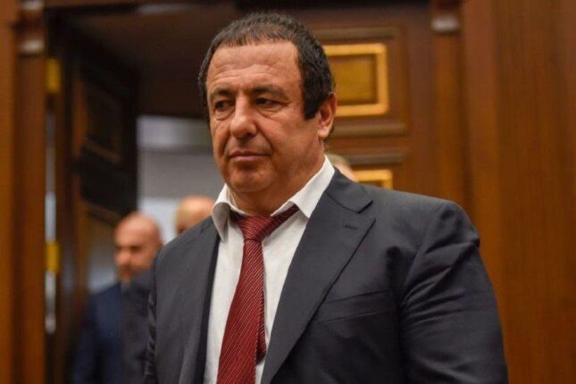 Tsarukyan niyə isterik vəziyyətə düşüb? Tsarukyan niyə isterik vəziyyətə düşüb?