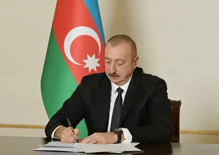 Prezident Qoşqar Təhməzliyə müavin təyin etdi-FOTO Prezident Qoşqar Təhməzliyə müavin təyin etdi-FOTO