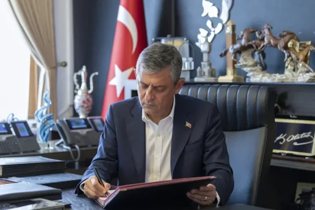 91 millət vəkili istefa verdi – CHP-də nə baş verir? 91 millət vəkili istefa verdi – CHP-də nə baş verir?