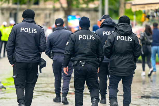 Türkiyədə bələdiyyədə əməliyyat: Çox sayda şəxs saxlanıldı Türkiyədə bələdiyyədə əməliyyat: Çox sayda şəxs saxlanıldı