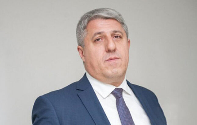 İranşünasdan Bakıya qarşı SƏRSƏMLİK İranşünasdan Bakıya qarşı SƏRSƏMLİK