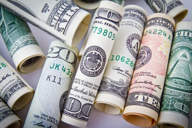 Bu gün dollar almaq istəyənlərin NƏZƏRİNƏ!