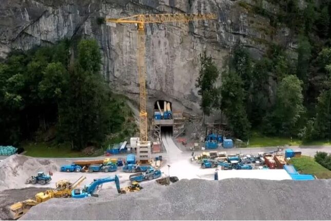Alp dağlarının altında milyarderlər üçün bunker tikilir Alp dağlarının altında milyarderlər üçün bunker tikilir