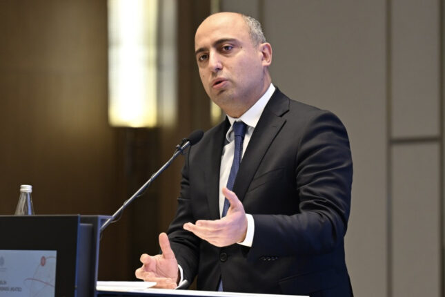 ETM-dən qəribə tender: Məktəblilər üçün tonal krem alınacaq