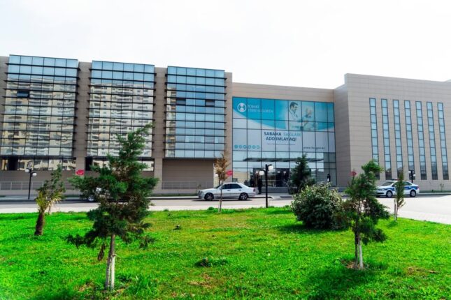 Abşeron Xəstəxanasında acınacaqlı vəziyyət -Yemək iyi bürüyən otaqlarda xəstə qəbul edilir Abşeron Xəstəxanasında acınacaqlı vəziyyət -Yemək iyi bürüyən otaqlarda xəstə qəbul edilir