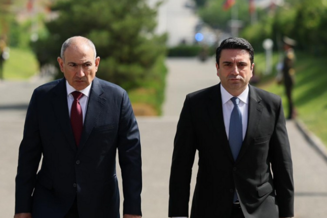 Paşinyan Simonyanı iqamətgahdan çıxardı Paşinyan Simonyanı iqamətgahdan çıxardı