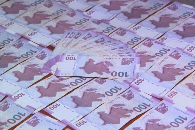 İlin sonuna Azərbaycanın dövlət borcunun 27,6 mlrd. manat olacağı proqnozlaşdırılır İlin sonuna Azərbaycanın dövlət borcunun 27,6 mlrd. manat olacağı proqnozlaşdırılır