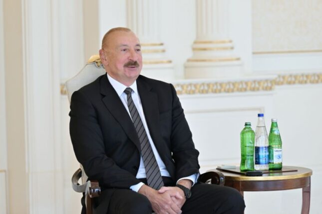 Prezident Britaniyanın Azərbaycanda yeni təyin olunmuş səfirinin etimadnaməsini qəbul edib – FOTO