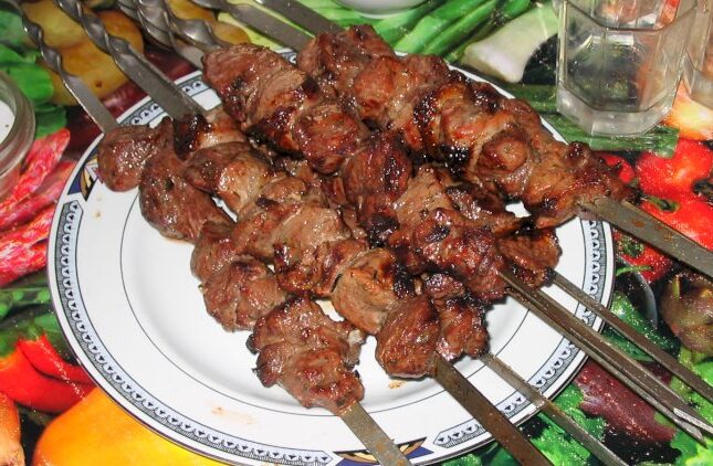 Kabab yeyib, çay içən “alfa kişilər” azalır, əvəzində… – İqtisadçı