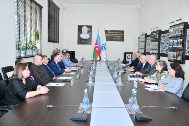 AQC ilə Sumqayıt Dövlət Universiteti arasında Əməkdaşlıq Memorandumu imzalanıb AQC ilə Sumqayıt Dövlət Universiteti arasında Əməkdaşlıq Memorandumu imzalanıb
