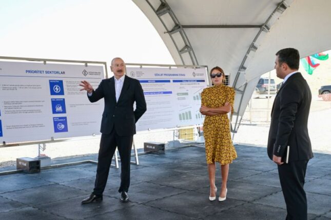 Prezident İlham Əliyev Naxçıvan Sənaye Parkının təməlini qoyub – FOTO Prezident İlham Əliyev Naxçıvan Sənaye Parkının təməlini qoyub – FOTO