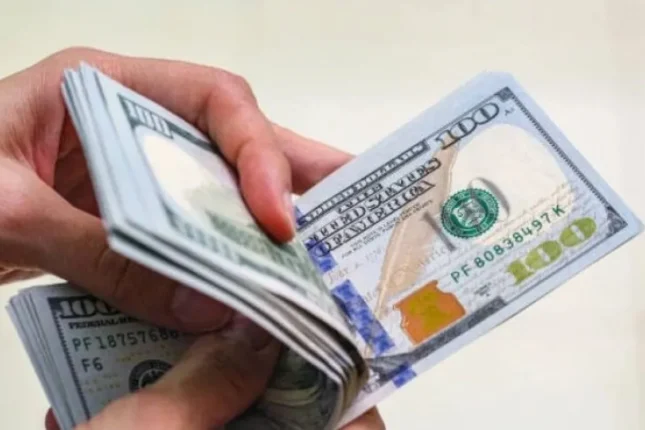 Dollar almaq istəyənlərin nəzərinə! Dollar almaq istəyənlərin nəzərinə!