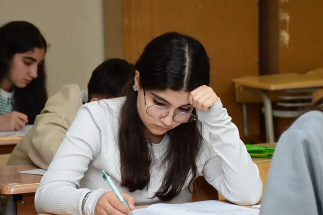 III qrupda boş yerlər yalnız bir ixtisasda qalıb