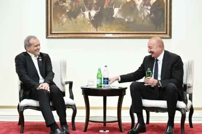 “Əla İstisu var, özümlə gətirmişəm” – Prezidentlə Pezeşkianın səmimi dialoqu(VİDEO) “Əla İstisu var, özümlə gətirmişəm” – Prezidentlə Pezeşkianın səmimi dialoqu(VİDEO)