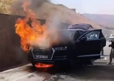 Şamaxı-İsmayıllı yolunda “Audi” yandı – ANBAAN VİDEO