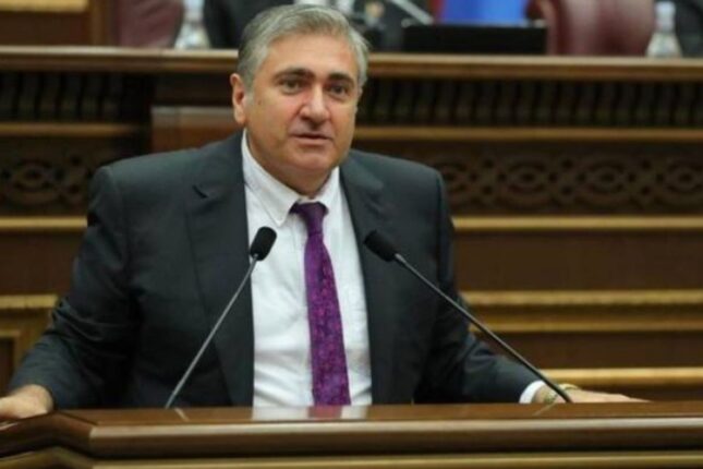 Xaçatryan: “Kərki verilsə, ölkə iki yerə bölünəcək”