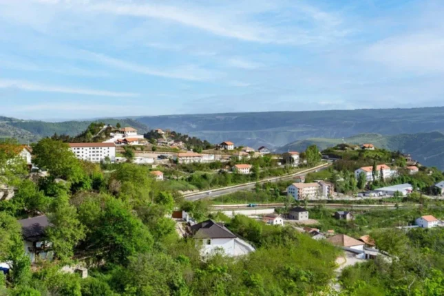Laçında Azərbaycan və Ermənistan nümayəndələri görüşdülər Laçında Azərbaycan və Ermənistan nümayəndələri görüşdülər