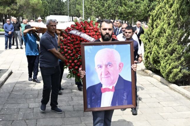 Tofiq Bakıxanov II Fəxri xiyabanda dəfn olundu – FOTO Tofiq Bakıxanov II Fəxri xiyabanda dəfn olundu – FOTO