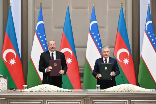 “Əbədi dostluq haqqında Müqavilə” imzalandı – Fotolar “Əbədi dostluq haqqında Müqavilə” imzalandı – Fotolar