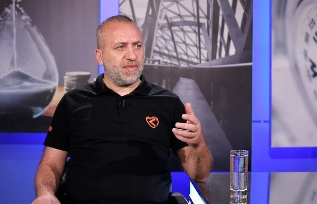 Kerobyan: “Konstitusiyanın dəyişdirilməsi üçün müharibəyə ehtiyac var”